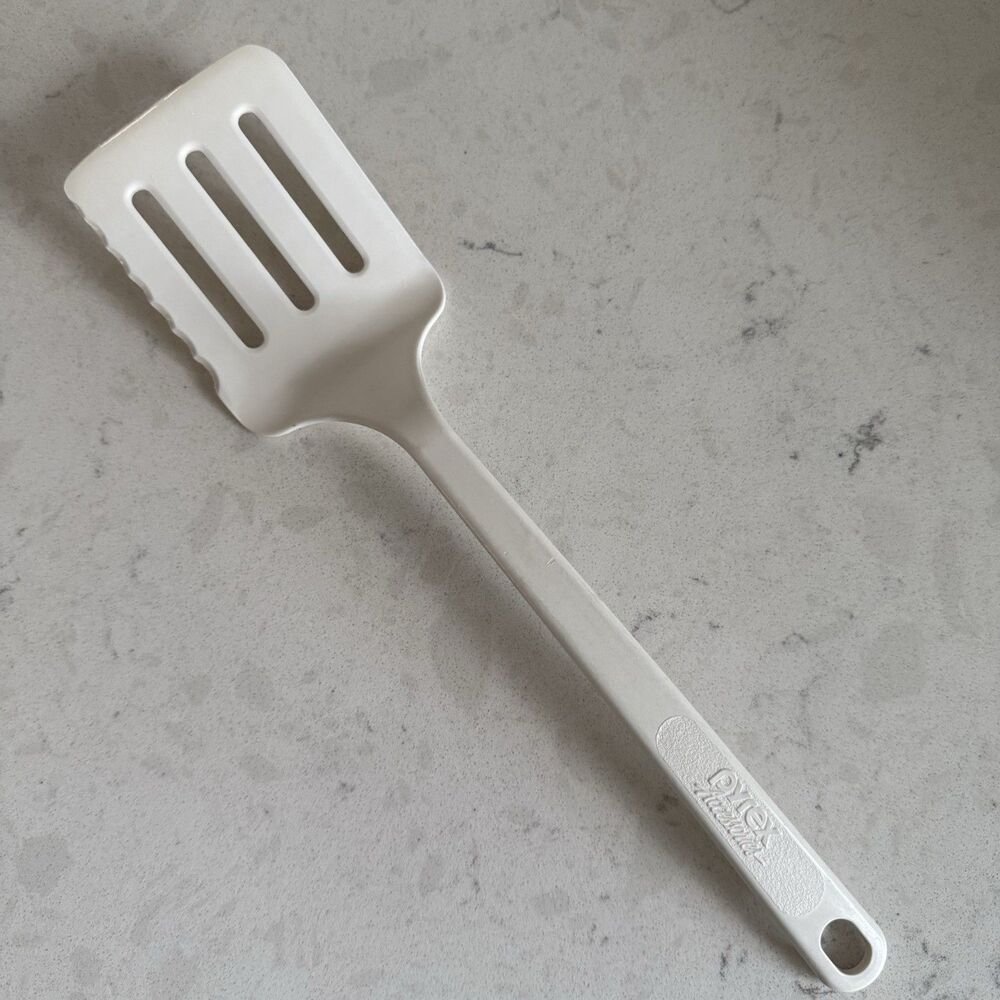 VTG Pyrex Accessories Flipper Spatula 12.5” Serrated Slotted Almond White 3370